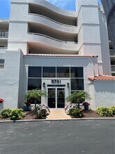Building Photo - 5701 Bahia Del Mar Cir N