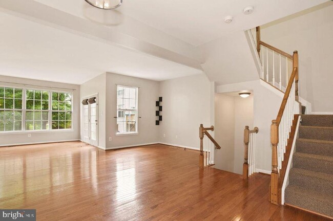 Building Photo - 45556 Lakemont Square