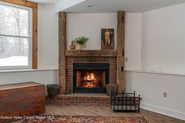 Foto del edificio - 56 Willowdale Farm Rd