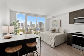 Studio - 464SF - Bedroom/ Living Room - 2000 Biscayne