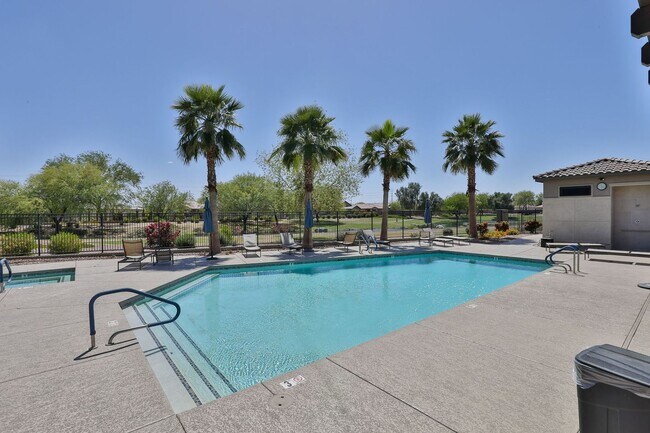 Foto del edificio - Gorgeous 4bed/3 bath End Unit Condo in Gil...