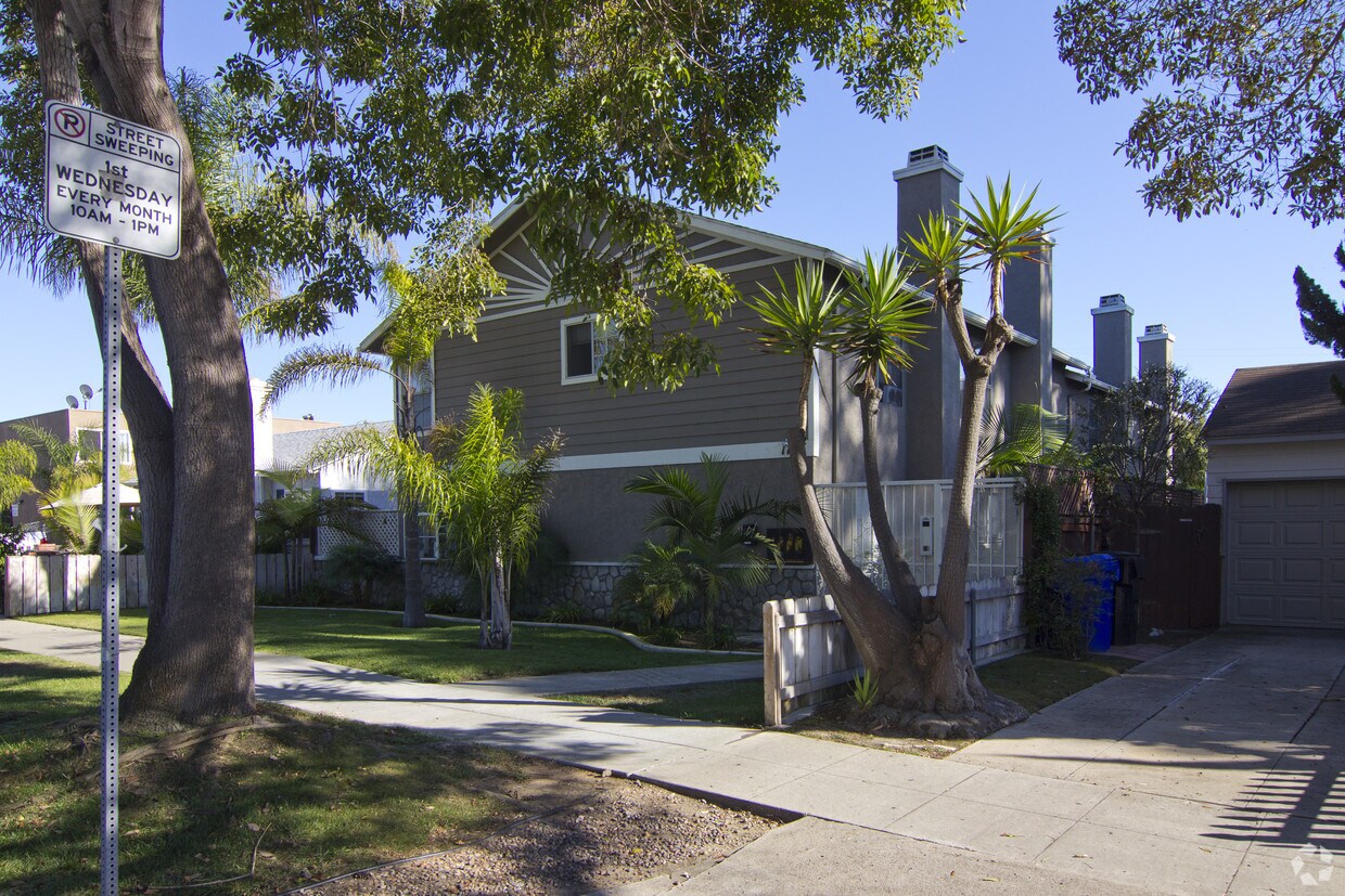 Primary Photo - 1111 Thomas Ave