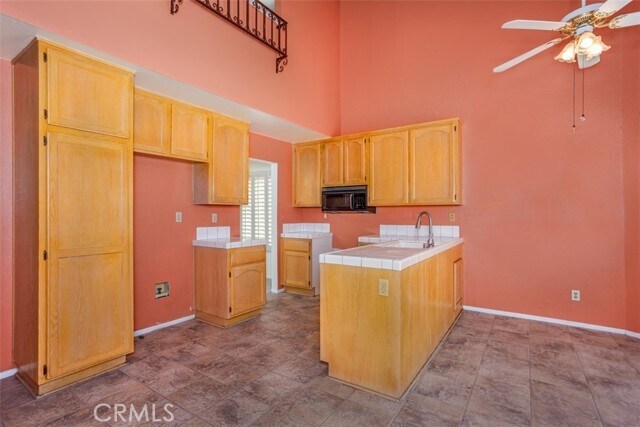 Building Photo - 5168 W Pinehurst Dr