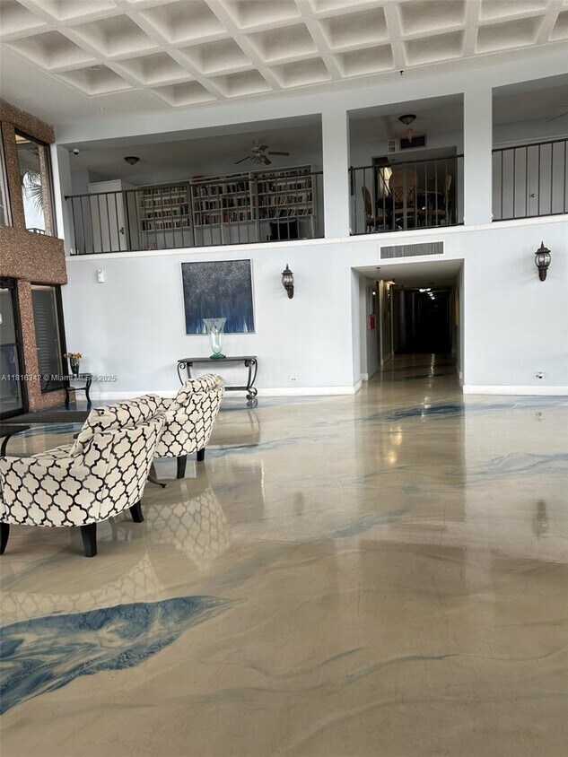 Foto principal - 9370 SW 8th St