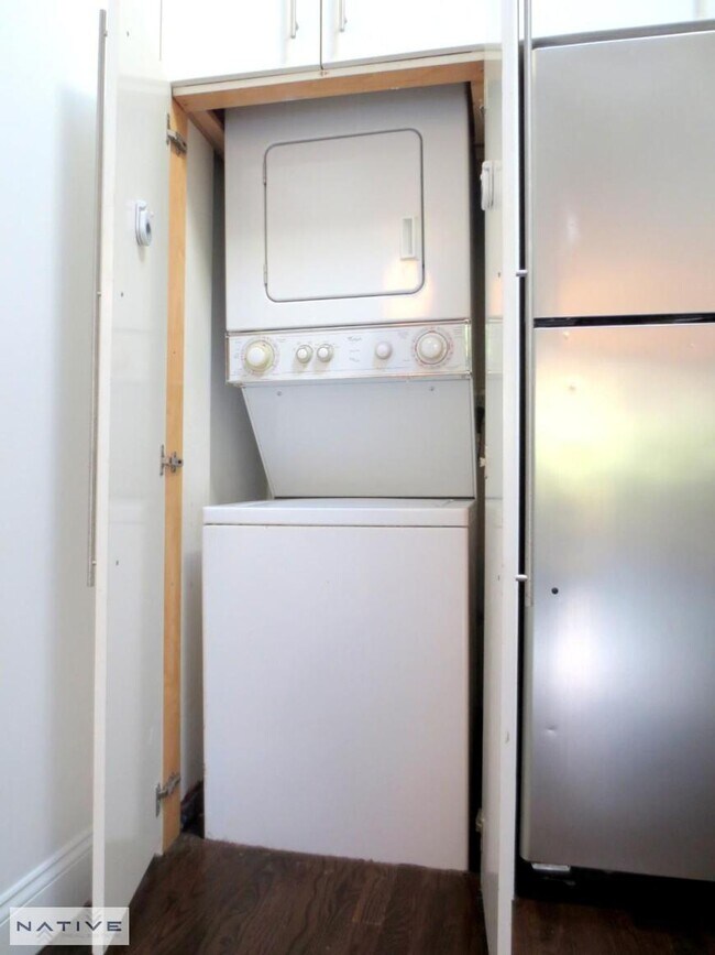 Building Photo - 3 bedroom in Brooklyn NY 11222