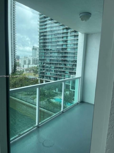 Foto del edificio - 500 NE 29th St