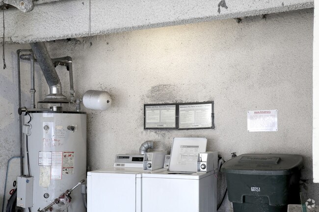 Foto del interior - 7757 Comstock Ave