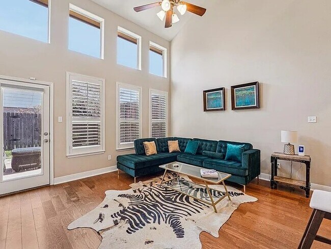 Foto del edificio - 2210 Onion Creek Pkwy