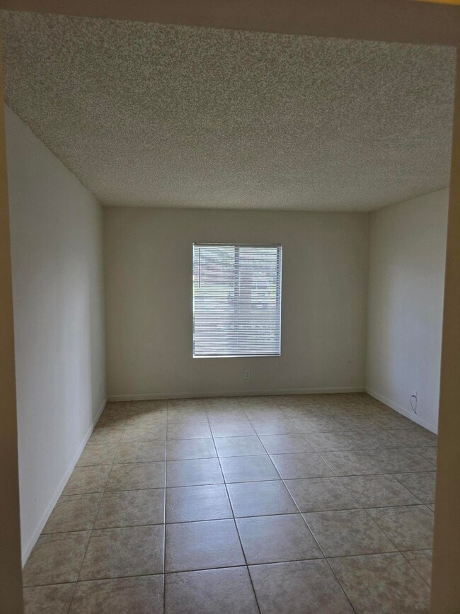 Building Photo - 1107 Green Pine Blvd