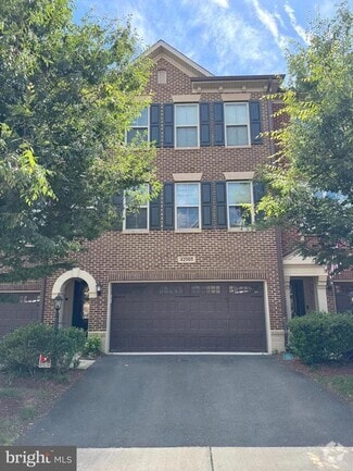 Building Photo - 42565 Dreamweaver Dr