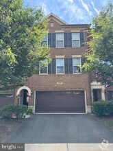 Building Photo - 42565 Dreamweaver Dr