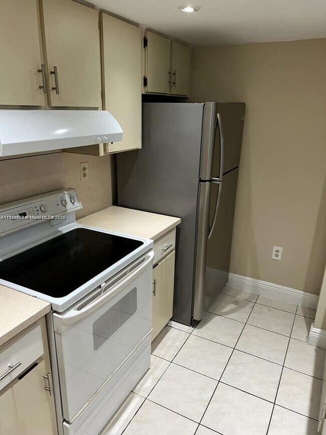 Foto del edificio - 7165 NW 186th St