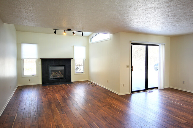 Living Room - 1370 Lakeside Drive