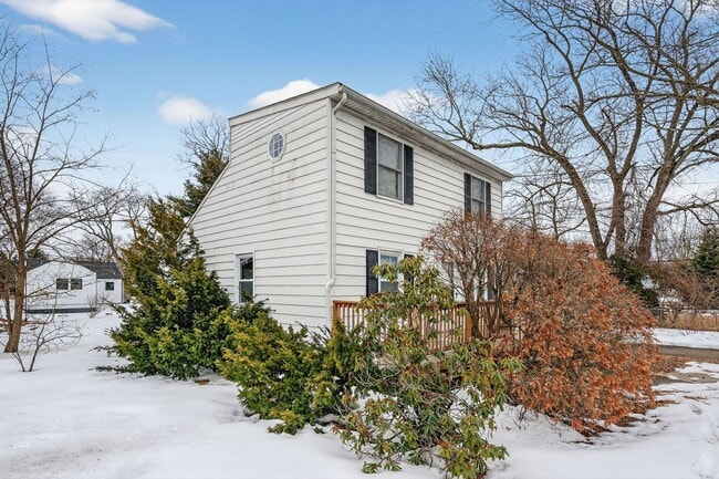 Building Photo - 24 Steinhardt Ave