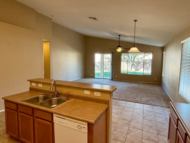 Foto del edificio - 21992 E Camina Plata