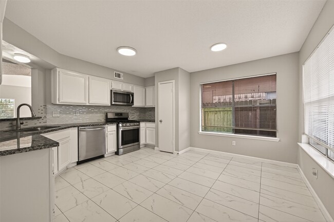 Building Photo - 7622 Poitiers Dr