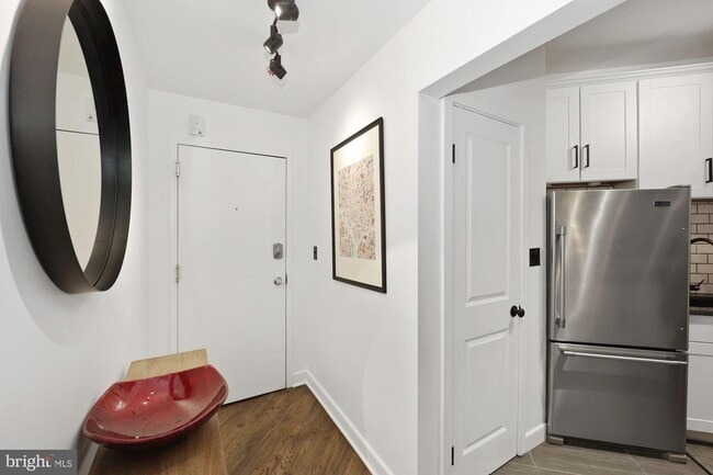Entry way - 1413 T St NW