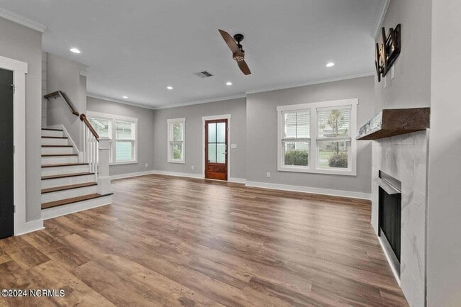Building Photo - 249 Springwood Way