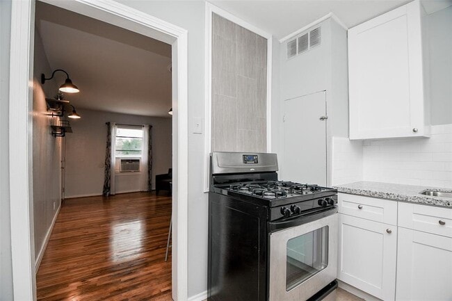 Building Photo - 2824 Dalton St
