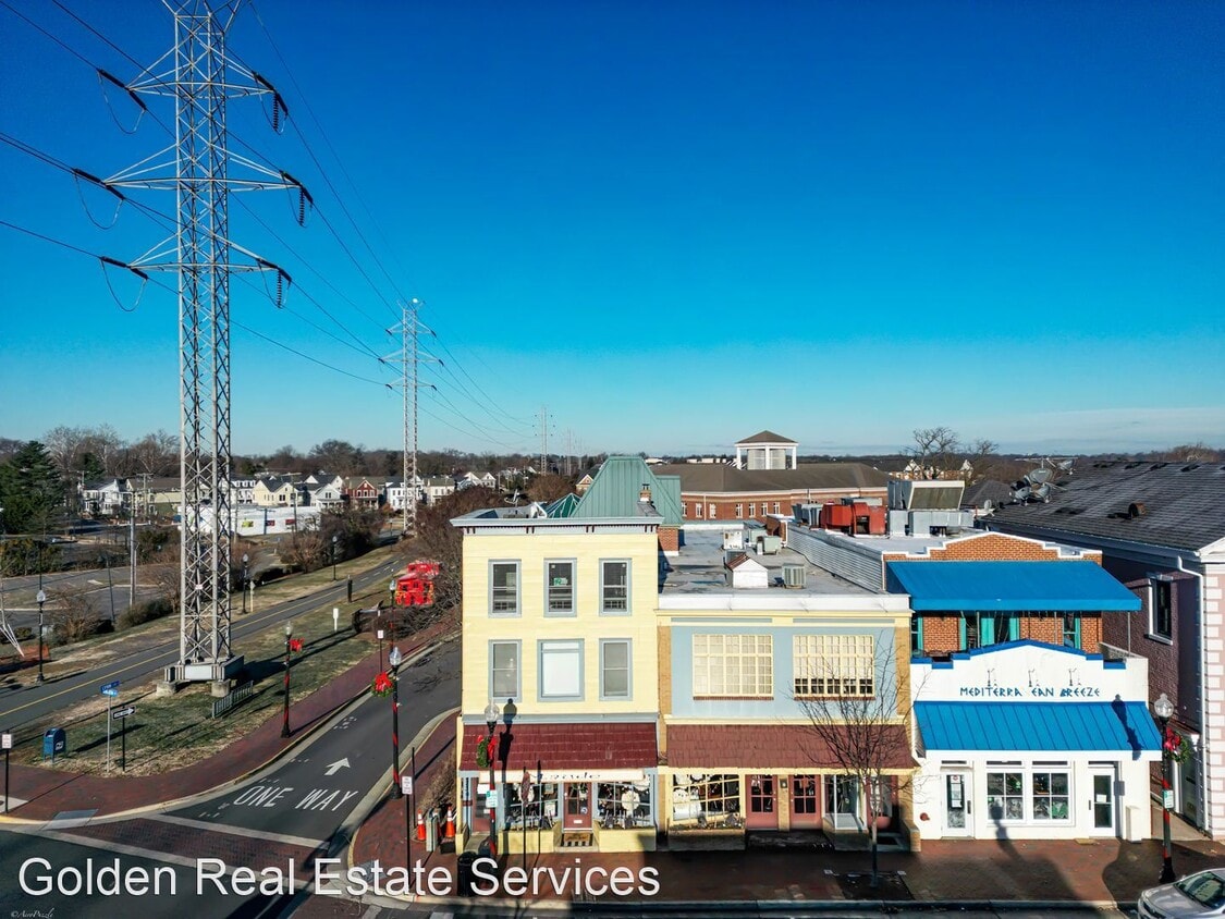 Primary Photo - 1 br, 1 bath House - 773 Station Street Su...