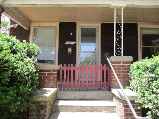 Building Photo - 331 S 18th St