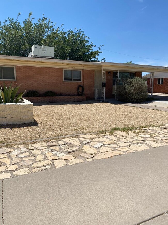 Foto del edificio - Eastside home ready for move in!