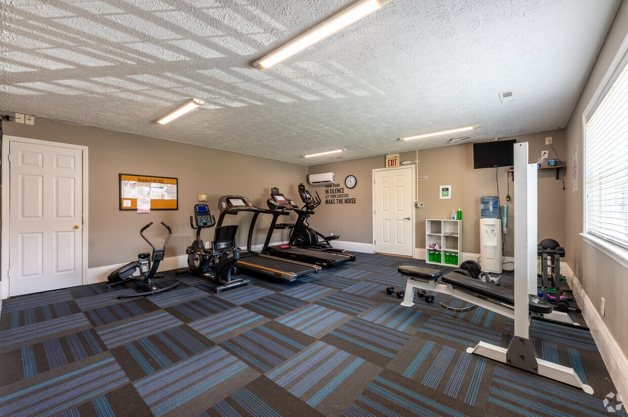 Castleton Manor Apartments - 5850 Laketon Dr Indianapolis, IN 46220 ...