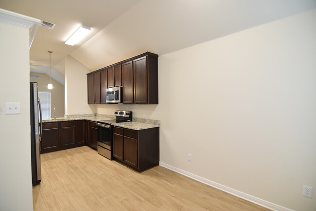 Building Photo - 9605 Caemlyn Cv