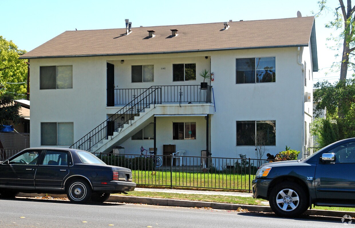 The Sweetzer Phoenix Apartments in Pasadena, CA