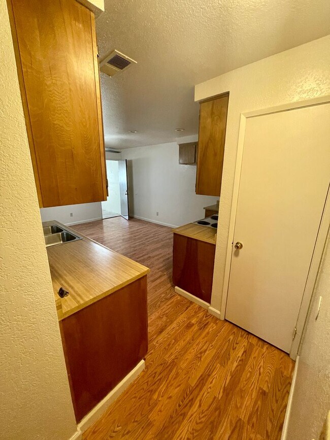 Foto del edificio - 8192-8194 Talbot Way