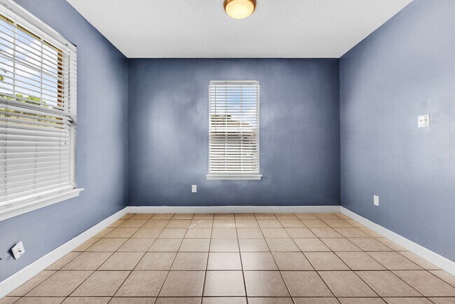 Foto del edificio - Beautiful 3 bedroom 2 bathroom home in Oli...