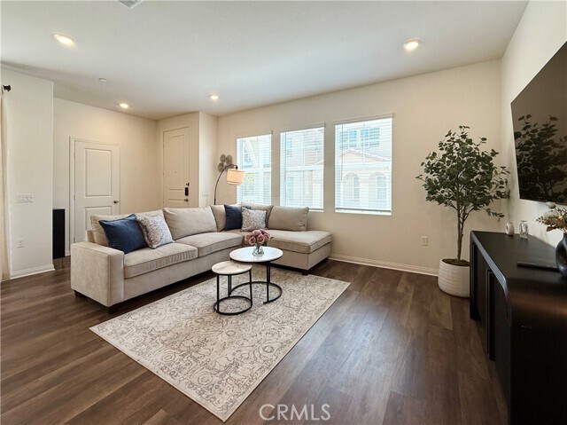 Foto del edificio - 8543 Midway Ln