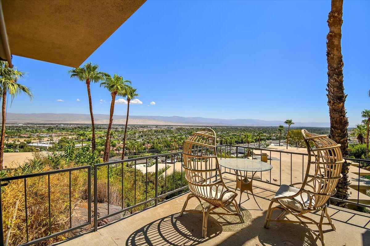 Primary Photo - 2112 Southridge Dr