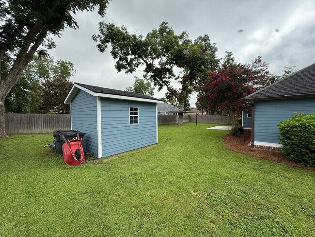 Foto del edificio - Spacious 4 bed 3 bath Home in Grove Point!