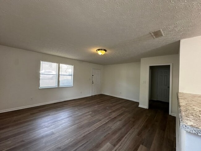 Photo - 110/112 Michele Dr Apartment