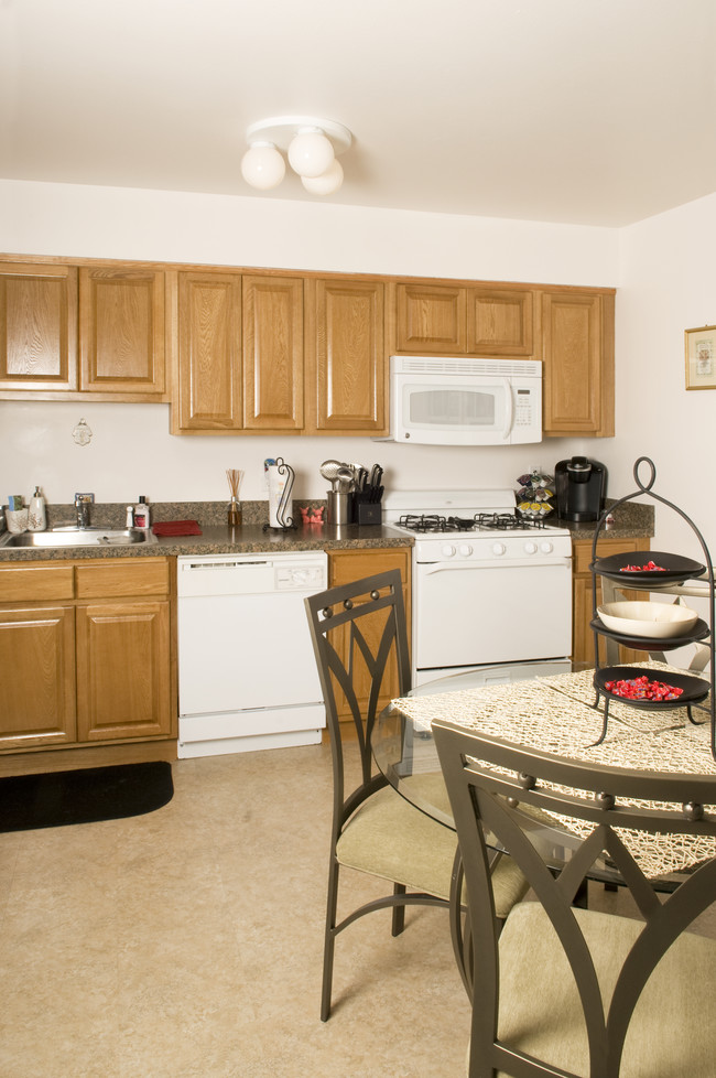 Kitchen - Berkeley Square Apts.