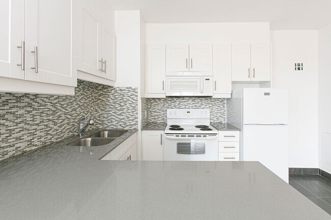 Studio Kitchen & appareils électroménagers - The Cedar Plaza