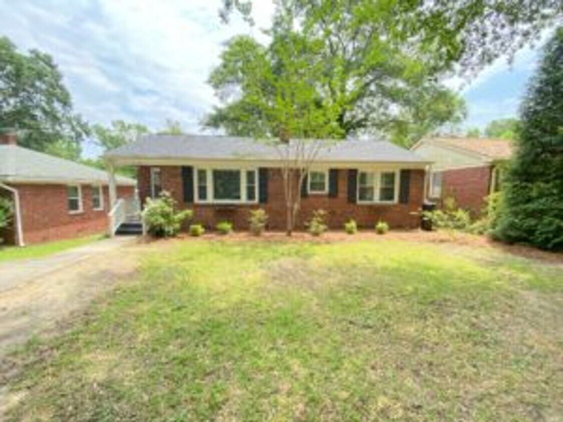 Primary Photo - Student Housing in South Rosewood!