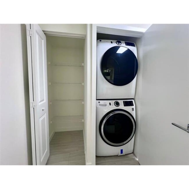 Foto del edificio - 601 NE 39th St