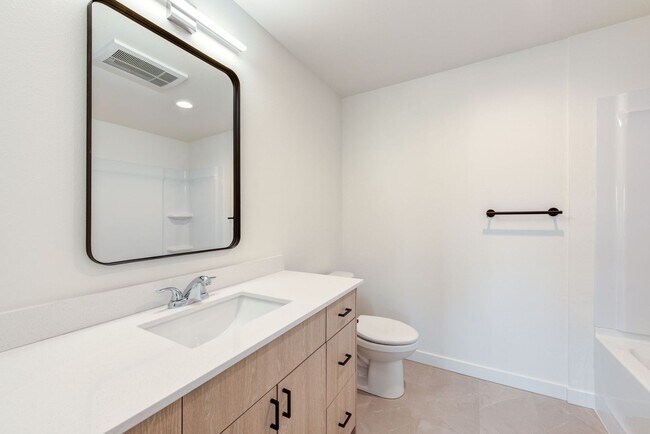 Foto del edificio - Welcome Home to Colby Heights, 1 Bedroom apartments Now Leasing!