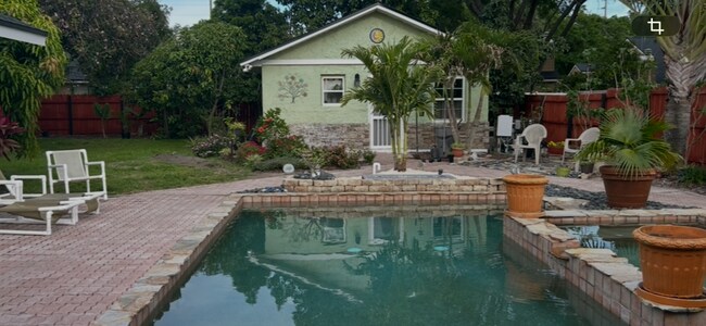 Building Photo - 8115 Jozee Cir