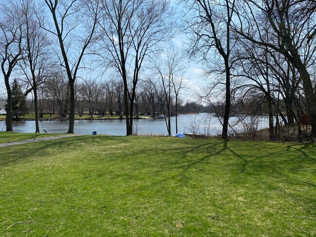 Foto del edificio - 214 S River St