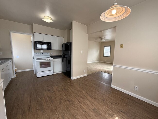 Building Photo - Now renting 3 bedroom House