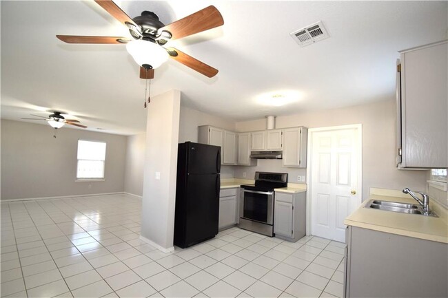 Building Photo - 2510 SE 4th St