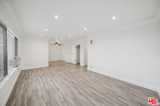 Foto del edificio - 1215 Hayworth Ave