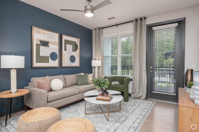 LIVING ROOM - Madison Trails