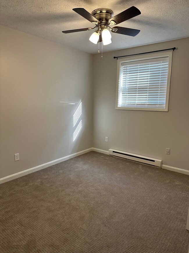 Building Photo - 137 Stoneybrook Ct