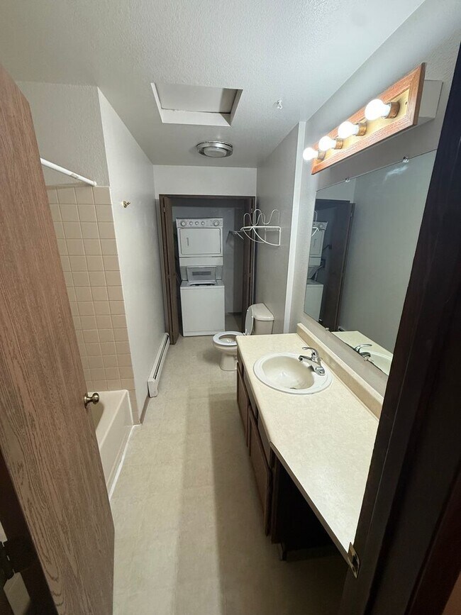 Foto del edificio - 7301 Woburn-2