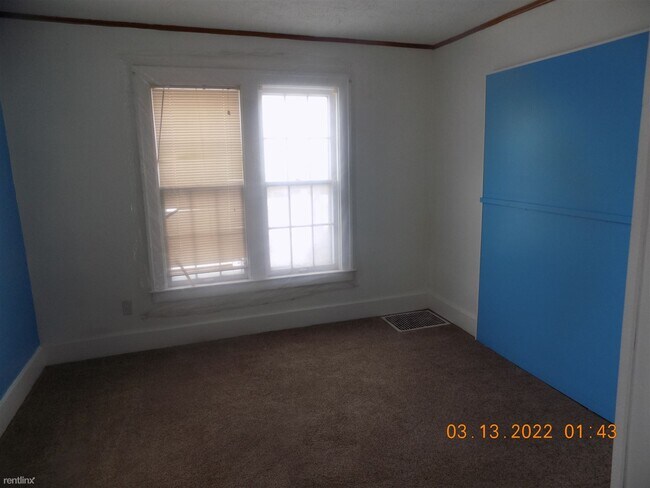 Building Photo - 1 br, 1 bath Duplex - 14538 E 9 Mile Rd 14540