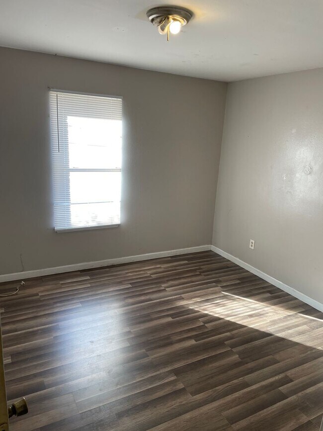 Building Photo - Completely Remodeled, Top To Bottom
